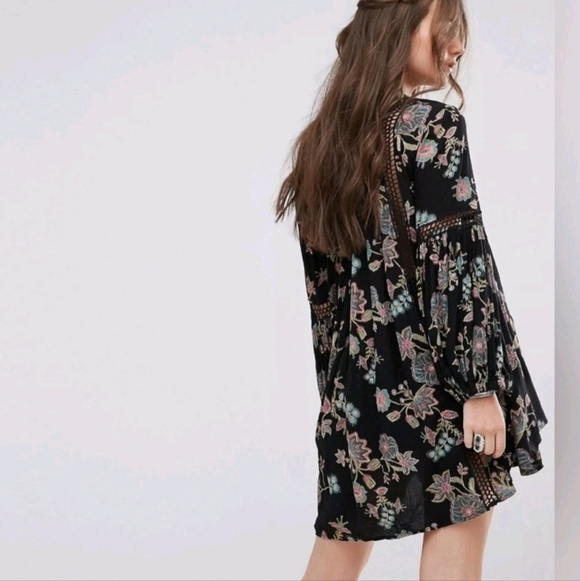 Free People Just the Two of Us Boho Crochet Lace Black and Pink Floral Tunic S - Picture 4 of 14